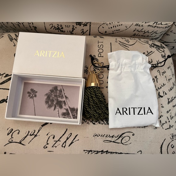 LIMITED EDITION Aritzia Keychain - based on the Chateau Marmont Keychain - Picture 1 of 6